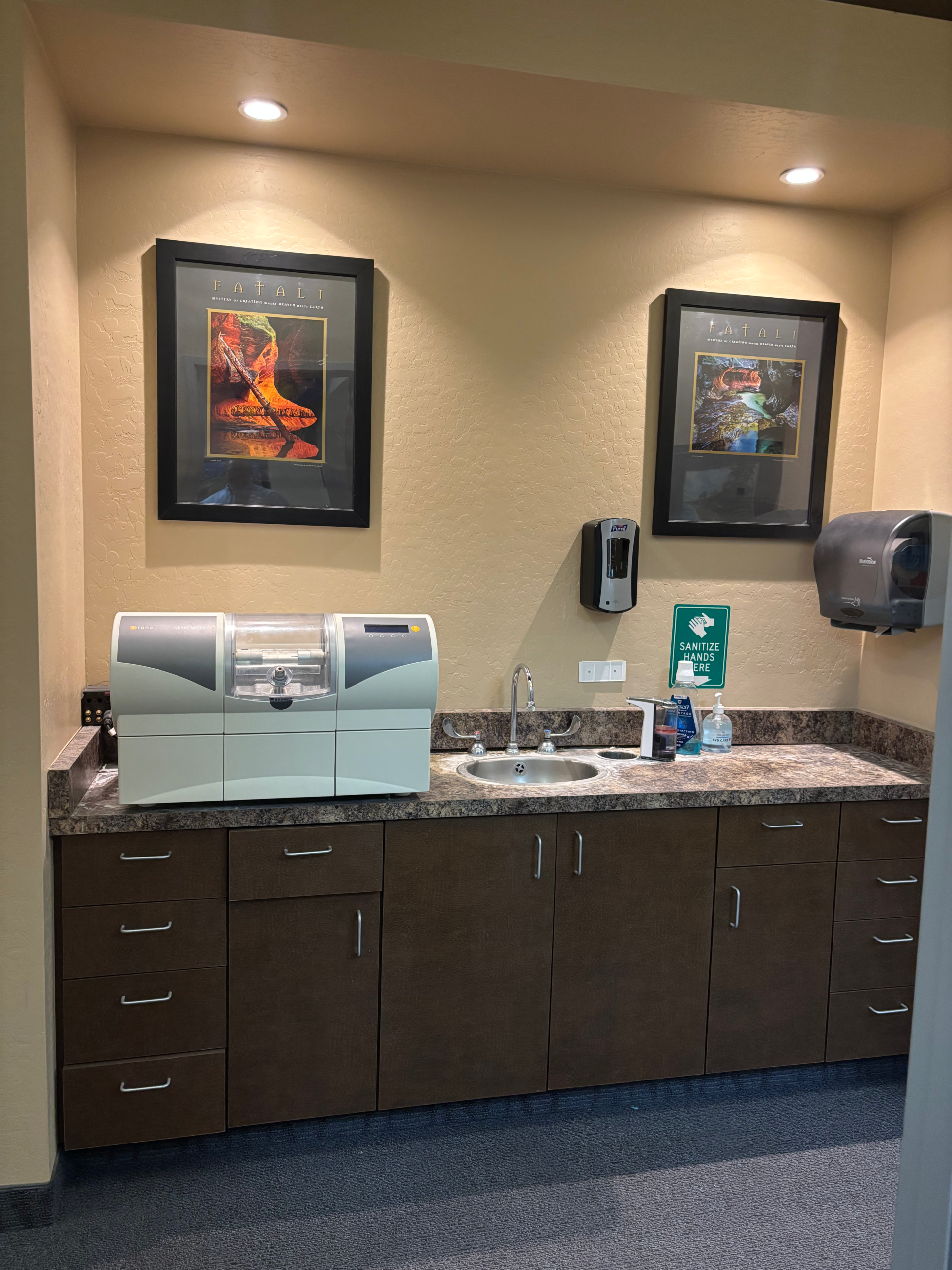 Litchfield Park – 11 Ops – with Building For Sale!