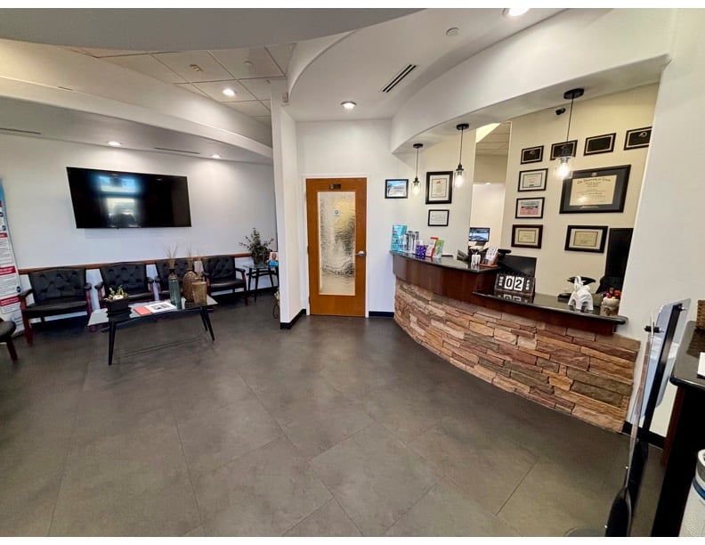 Tech & Plug and Play – N. Glendale – 6 Ops with Technology – $850,000